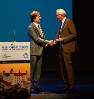 EUROTOX President, Prof. Mumtaz Iscan, presented the 2018 Merit Award to Prof. Bas Blaauboer